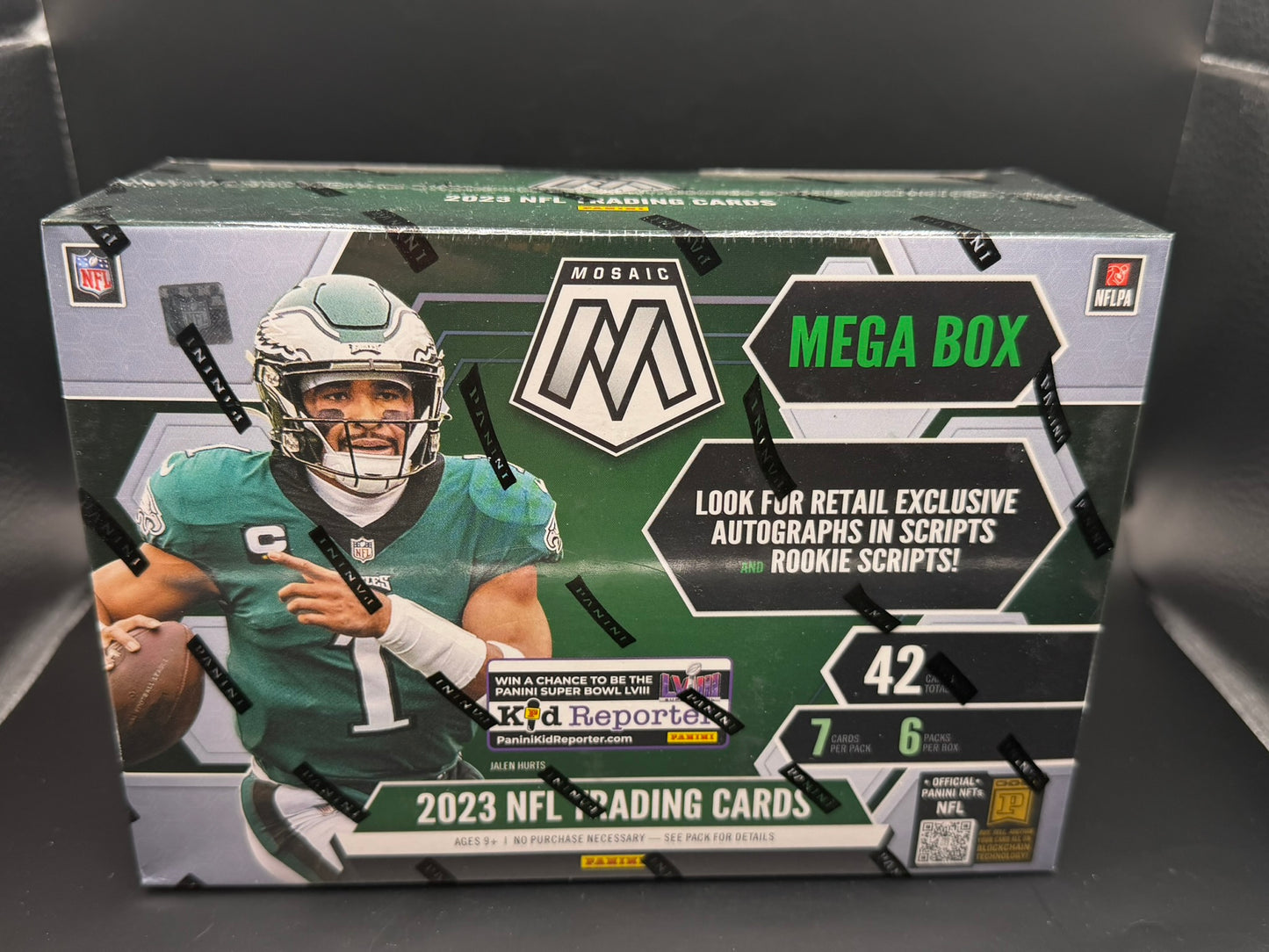 2023 Panini Mosaic NFL Football Mega Box