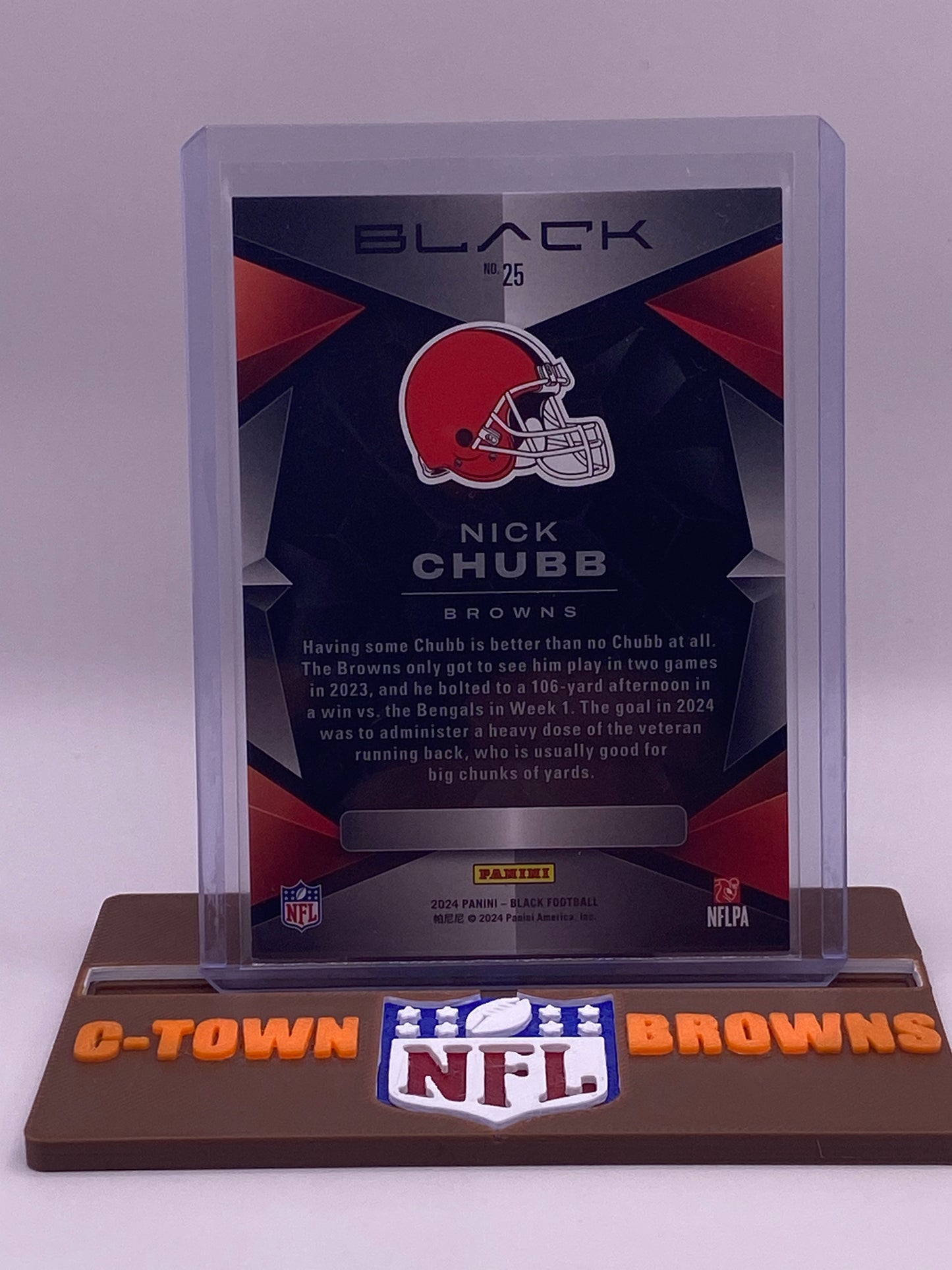 2024 Panini Black Nick Chubb #25 – Ruby Parallel /9 (4/9) – Cleveland Browns